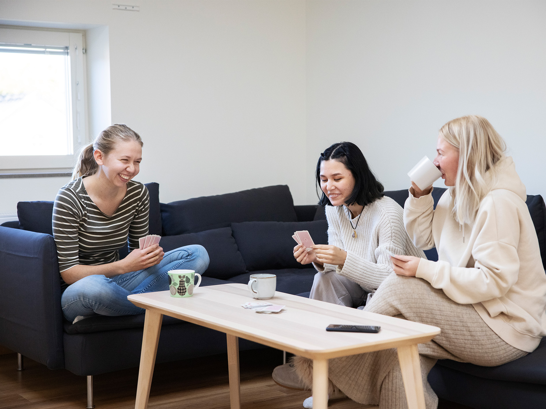 Elsa Rudqvist, 20, Ida Frankenberg, 24, och Arika Austheim, 18 är tre av fyra som bor ihop i en av lägenheterna. 